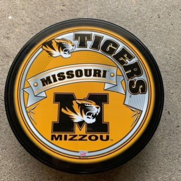Missouri Mizzou Tigers Puzzle In Tin -1 Piece Missing - Picture 1 of 6